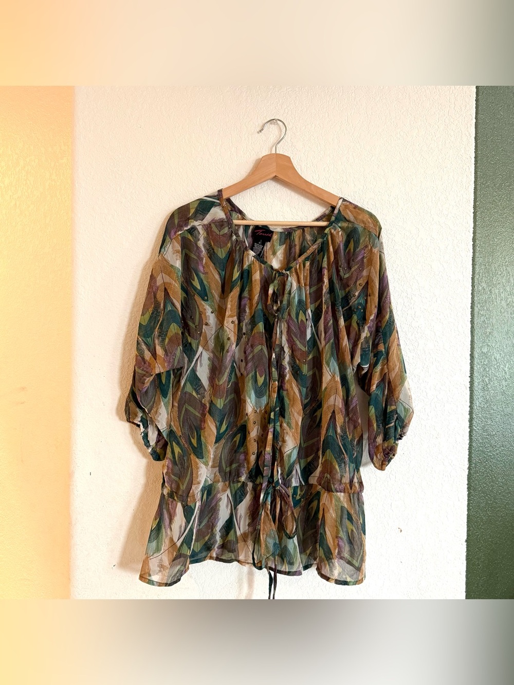 Torrid Womens Shirt Covet Up Sheer Leaf Tie Front Embellished Size Large